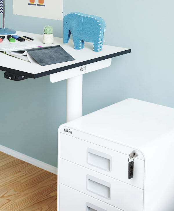 Yaasa Desk Basic S in weiß mit weißem File Cabinet