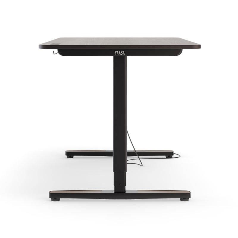 Tischbein des Desk Pro 2 in der Farbe Eiche und Größe 139 x 75 cm.