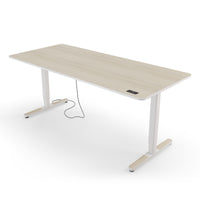 Desk Pro 2 von Yaasa in der Größe 180 x 80 cm und in der Farbe Akazie.